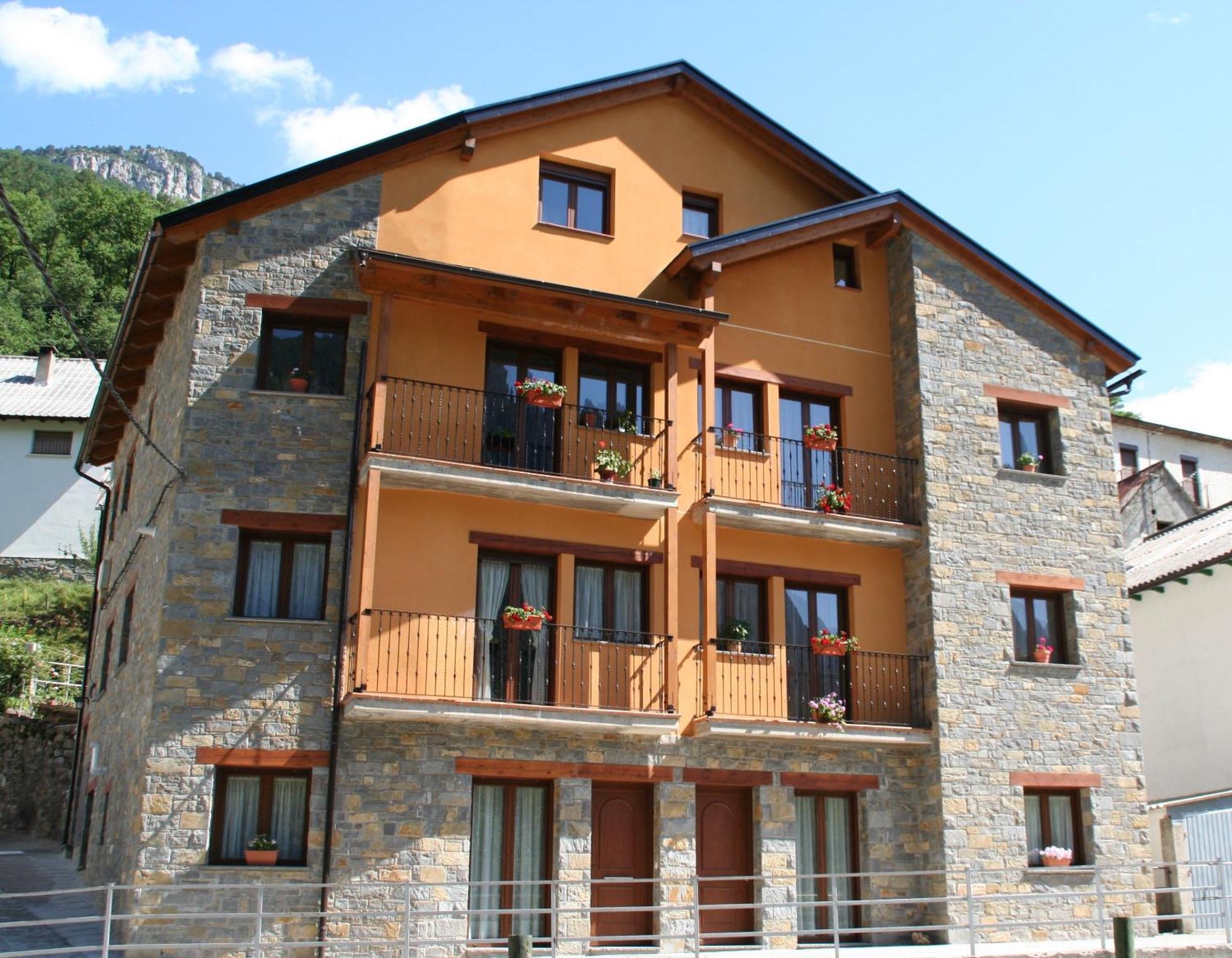 Apartamentos Mobison Salinas de Bielsa 외부 사진